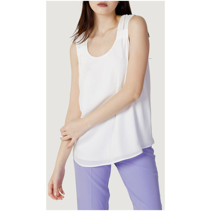 Hanny Deep  Women Undershirt