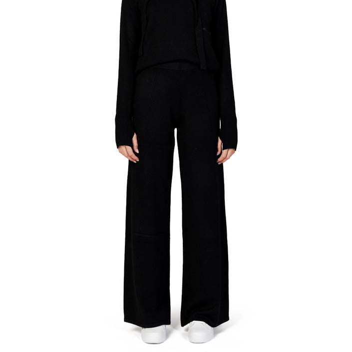 Hinnominate  Women Trousers