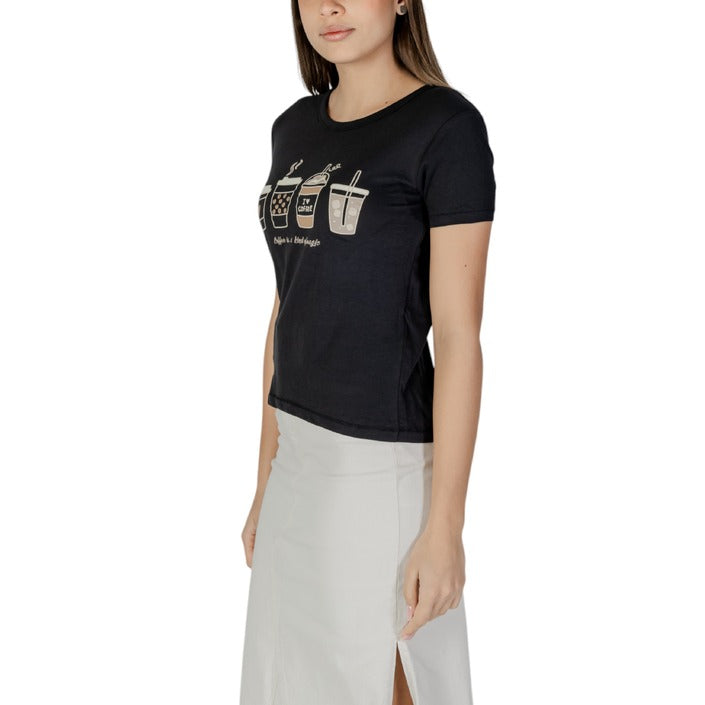 Jacqueline De Yong  Women T-Shirt