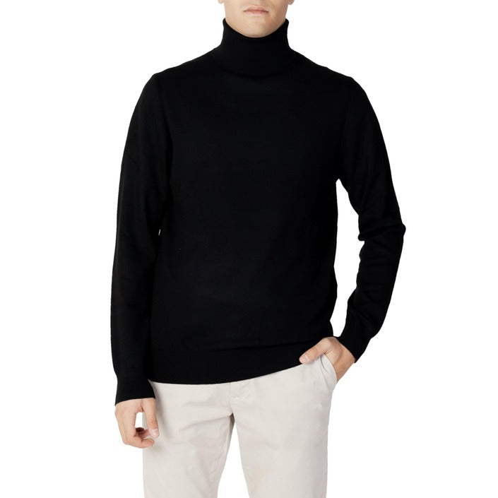 Diktat Men Knitwear