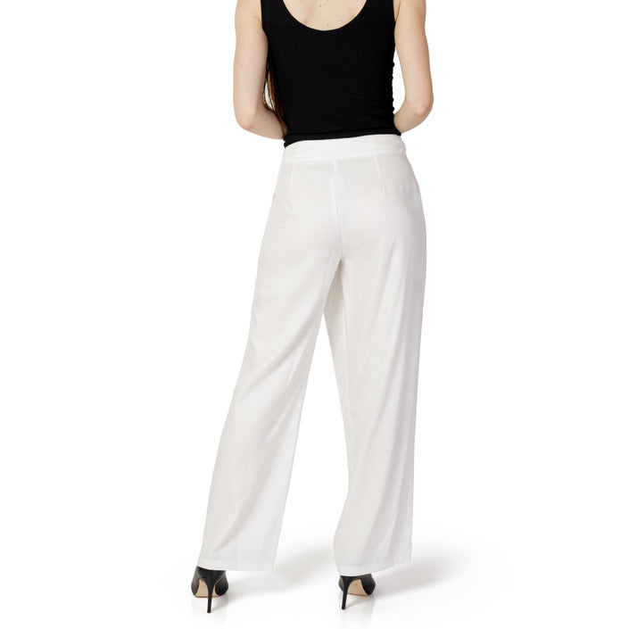 Hanny Deep  Women Trousers